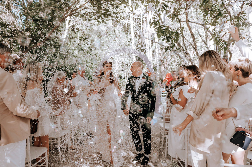 Wedding confetti white moment 