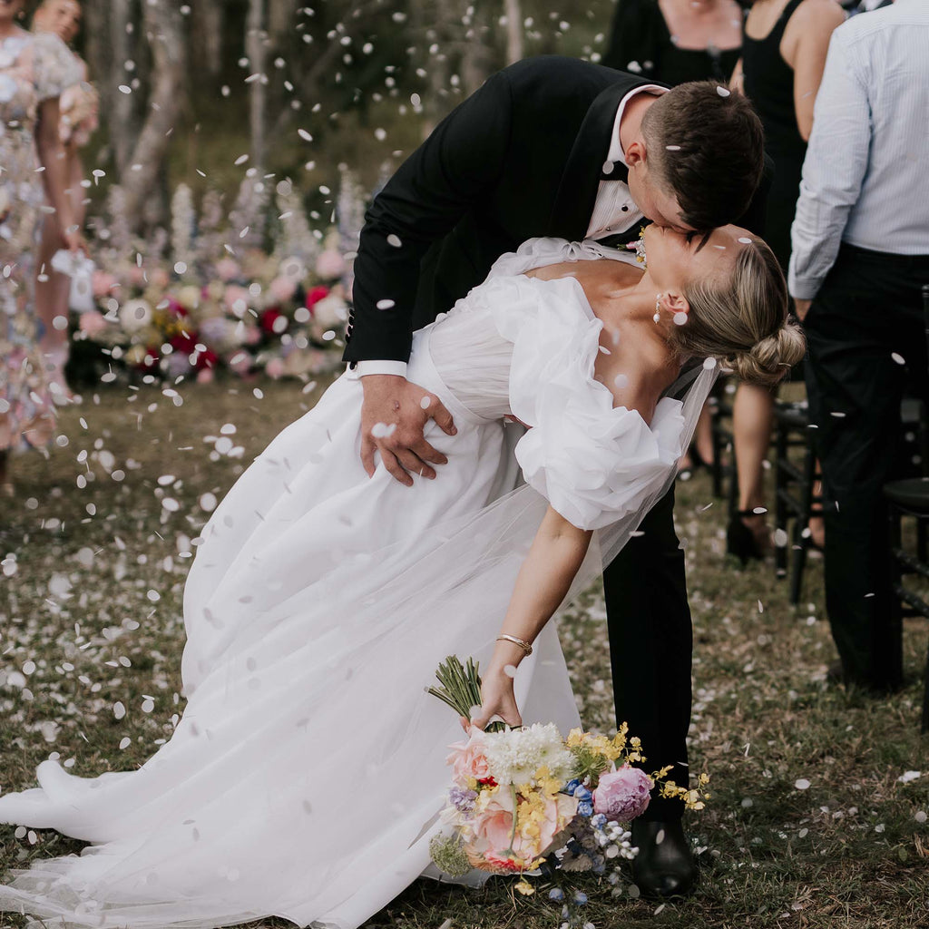 white|The Ultimate Confetti Bundle - Circle (cones, confetti + trays) - The Whole Bride